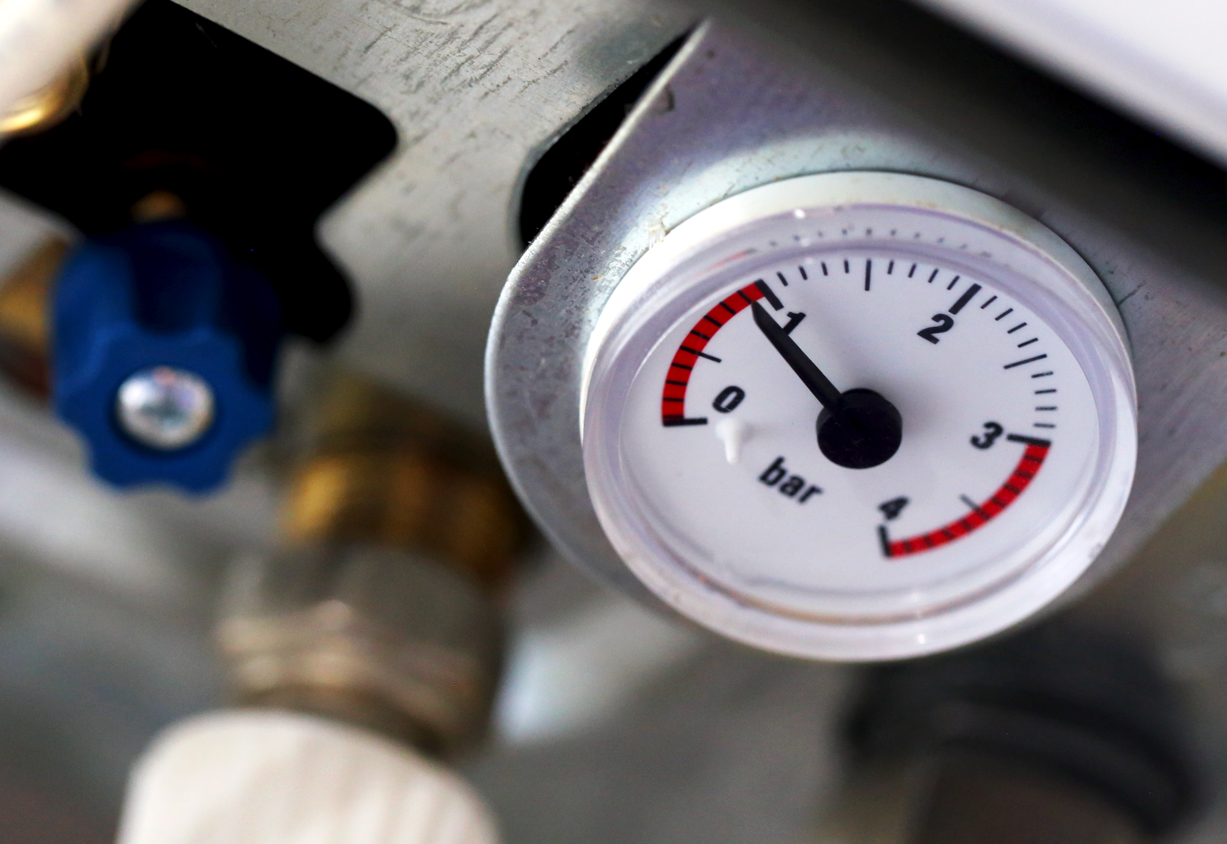 ¿Sabes cuál es la presión que debe tener la caldera de gas natural de tu casa? En Anidia te contamos todos los detalles sobre la presión de gas natural.