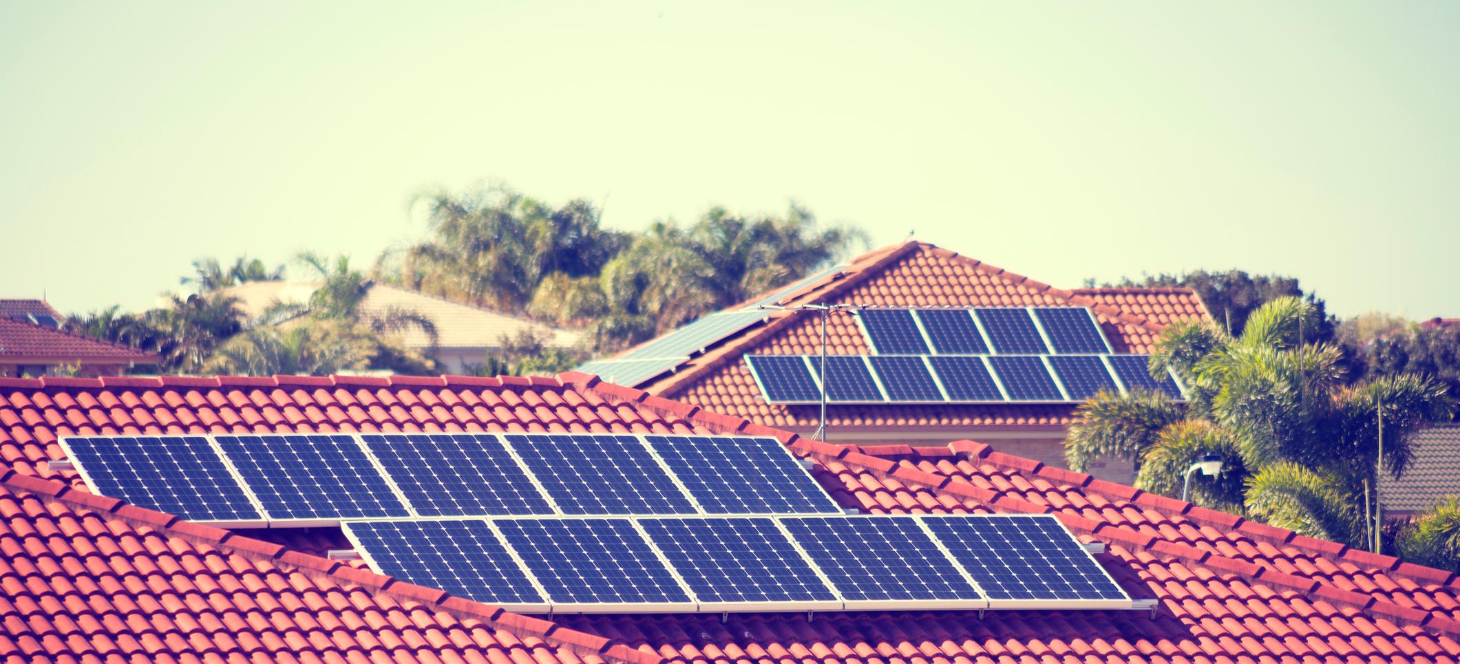 ¿Sale rentable poner placas solares en una vivienda?